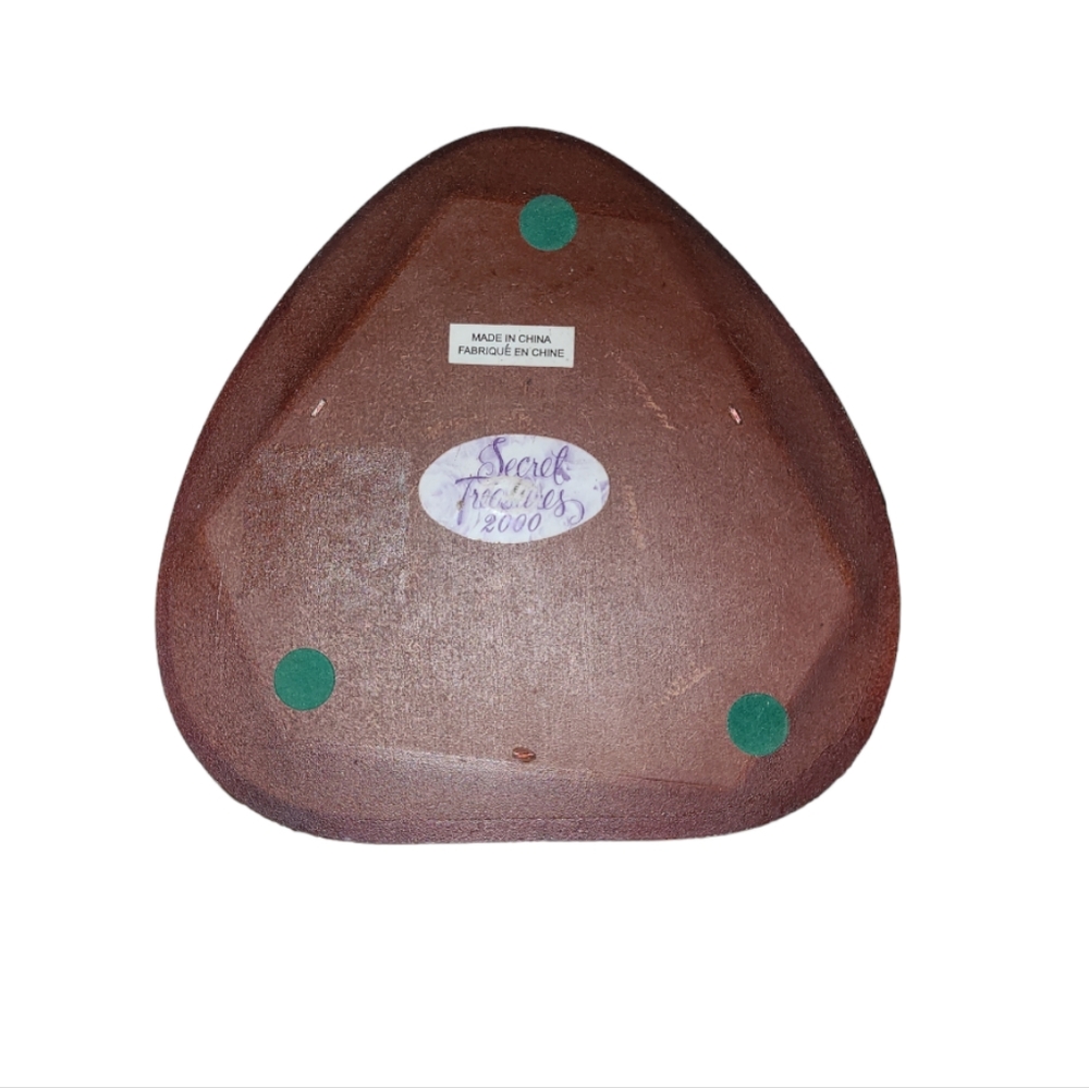 2/$75! Vintage Heart Shaped Jewlery Box - Picture 5 of 11